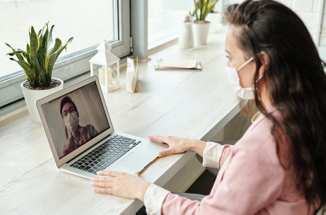 4 weird things that happen when you videoconference