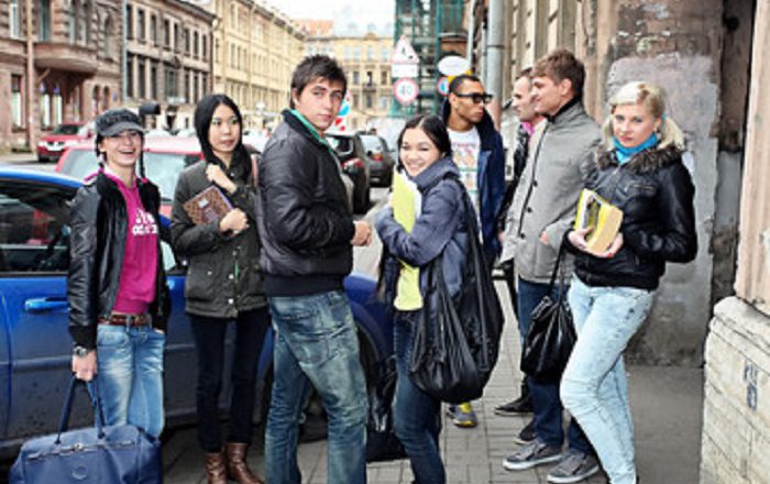 A New Perspective: Dating Someone With A Different Mother Tongue